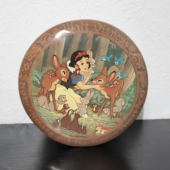 Snow White and the Seven Dwarfs Daher Tin | Marceline Emporium